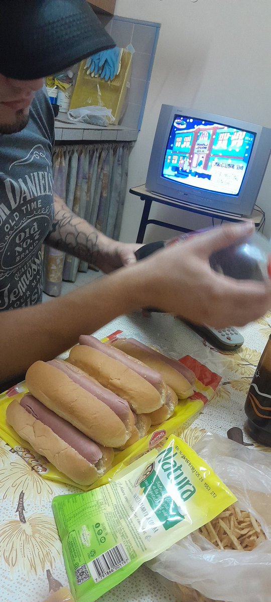 cloudyyvic's tweet image. la cena fue esto dejame de joder estoy desbordada de felicidad