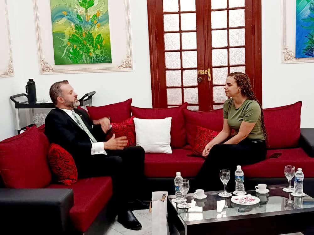 MeyvisEstevezE's tweet image. Fructífero intercambio con el Embajador del Estado de Palestina en #Cuba, Ammar Zorba. Rememoramos la amistad histórica entre el Comandante Fidel Castro y el líder Yasser Arafat. Expresamos la admiración de las nuevas generaciones por la resistencia del pueblo hermano palestino.