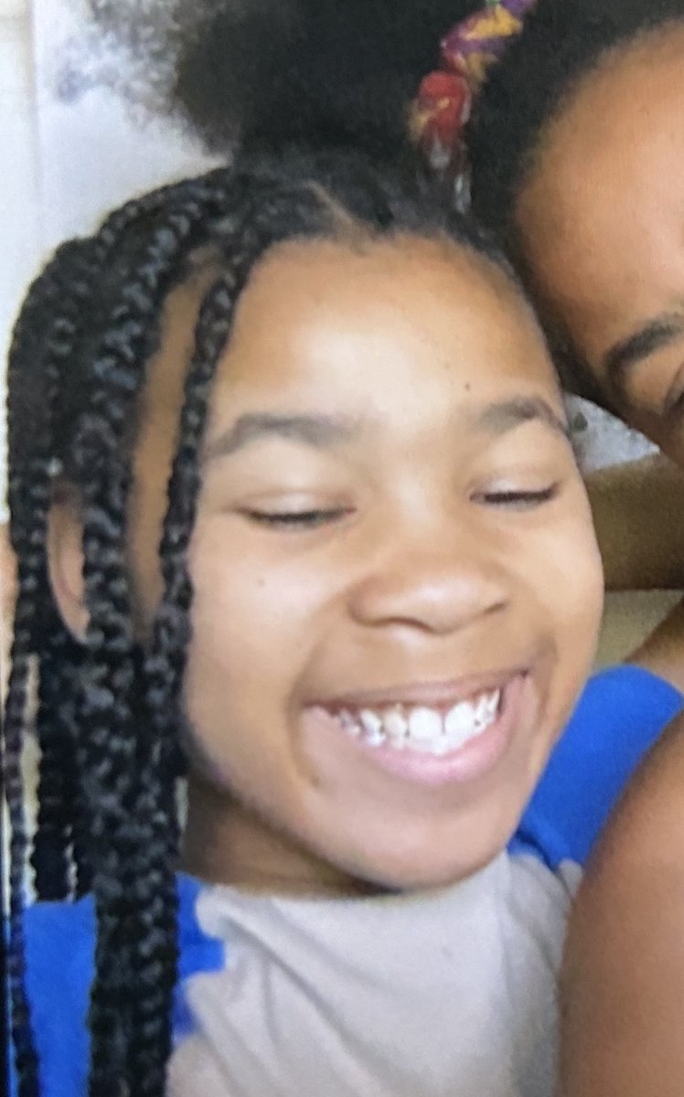 BaltCoPolice's tweet photo. #MISSING: 13-year-old Aspeyn Moore - 5"02".  Last seen in the White Marsh area wearing a black Essential's hoodie, dark sweatpants, black shoes, and a black backpack.  If located please call 410-887-5000. https://t.co/W21e9cxmd2