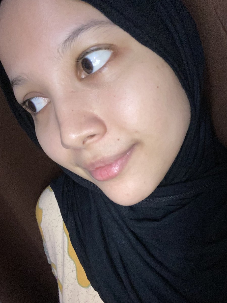 partofvio's tweet photo. The power of Basic Skincare🤏🏻
Simpel yang penting konsisten👀

Aku lagi pake rangkaian Clinelle yang fokus ke bersihin, lembapin &amp; lindungin kulit tanpa ribet. Dipake rutin, kulit berasa lebih fresh dan nyaman😋

#ClinelleDermaSkinWithAffordablePrice #ClinelleIndonesia https://t.co/nEBuQZVNcP
