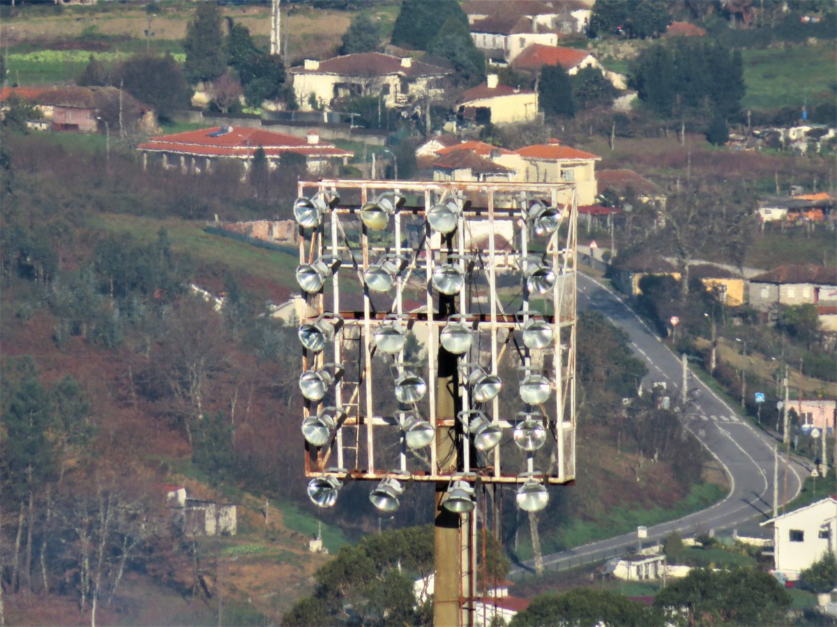 DDFM2_0's tweet image. Happy Friday! 
Today we're in Portugal for the lights at 2nd division FC Penafiel🇵🇹

Have a great weekend everyone!! 🤗⚽️⚽️⚽️