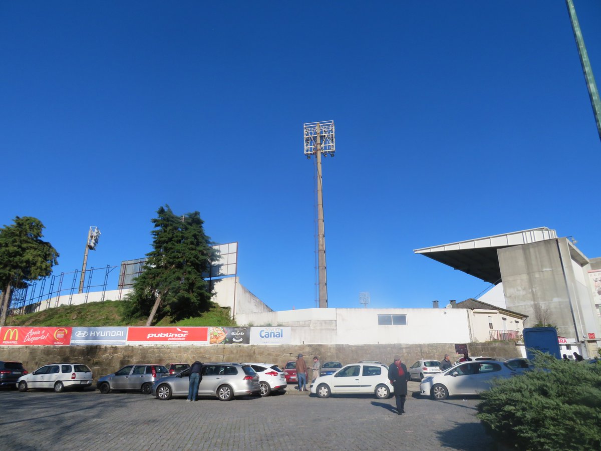 DDFM2_0's tweet image. Happy Friday! 
Today we're in Portugal for the lights at 2nd division FC Penafiel🇵🇹

Have a great weekend everyone!! 🤗⚽️⚽️⚽️