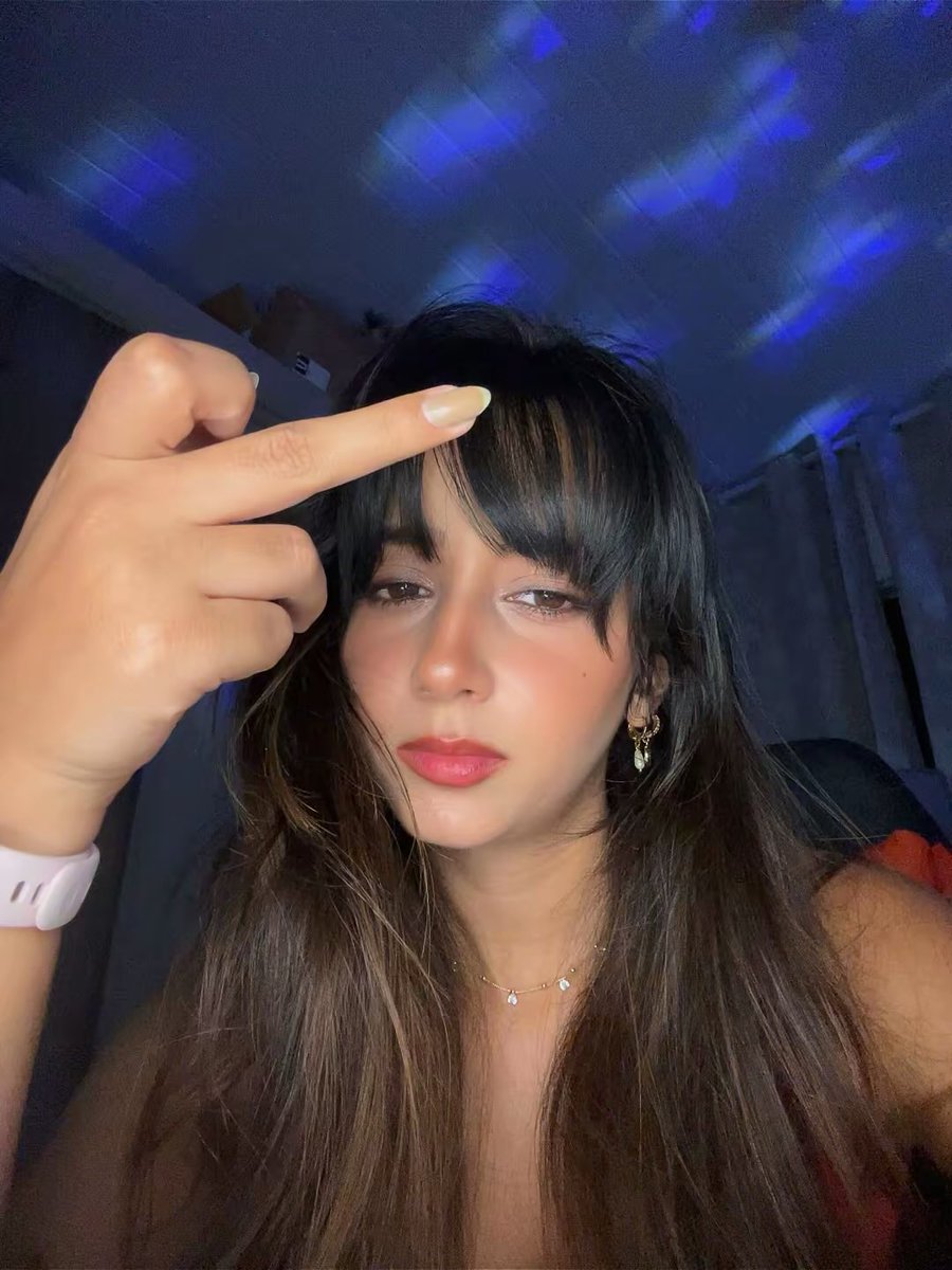 DeusaaLili's tweet image. Calado. Você é um lixo de merd4. 🖕🏻