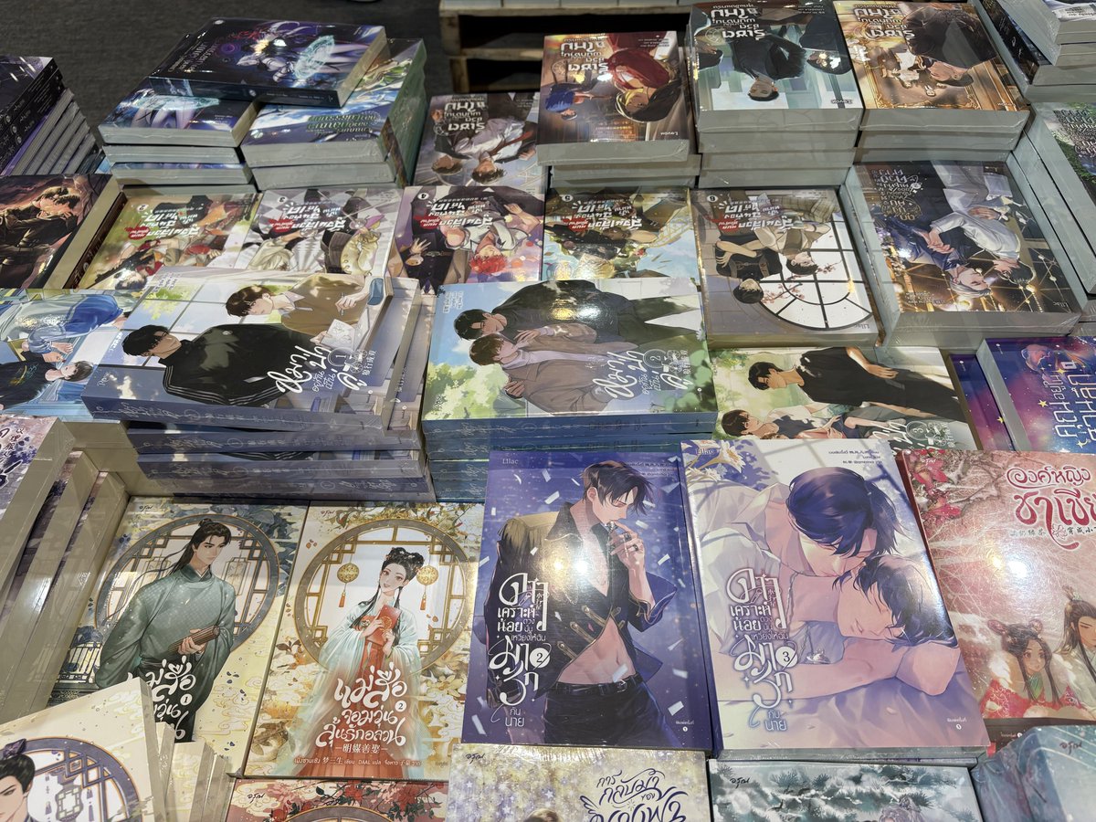 gift0019's tweet image. วายแห้งแล้งไม่พอ ถุงพรีเมียม 849บาท ยัดหมาป่าอยู่กันเป็นคู่แค่3เล่ม ยัดเล่มอื่นไม่ได้ละ พี่ลดขนาดถุงลงเยอะเลยนะคะ ไม่คุ้มเลย
#นายอินทร์สนามอ่านเล่น2026