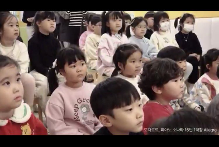 아이들 순식간에
후루룩 빨려들어간거 너무 

선생님 너무 멋지다