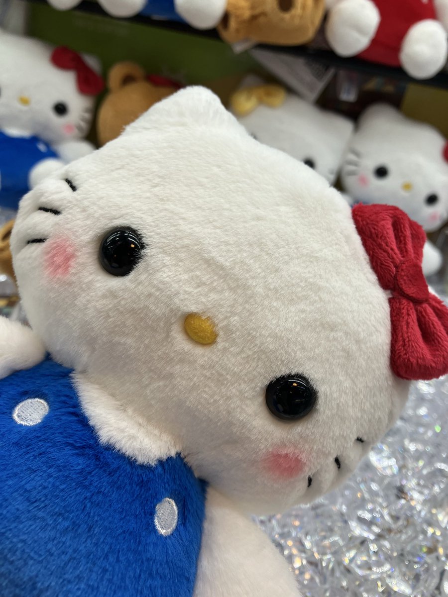 レトロな雰囲気がかわいい ぬいぐるみシリーズに ハローキティたちが