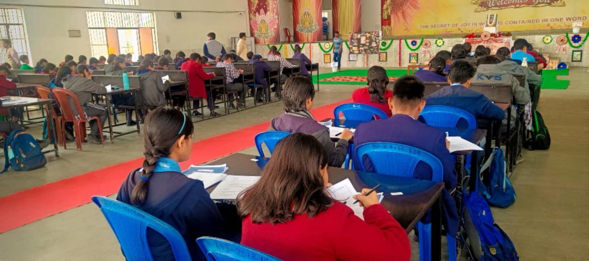 jorhat_kv's tweet photo. Preparations for Parakram Diwas. Interschool Quiz Competition at @jorhat_kv @GuwahatiKvs @KVS_HQ @EduMinOfIndia https://t.co/kVtFCnUzfq