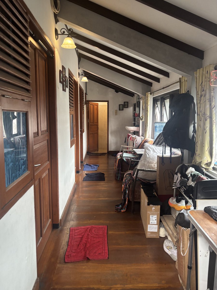 fulnikura's tweet image. suka sekali dengan vibenya yang tidak MODERN MINIMALIS