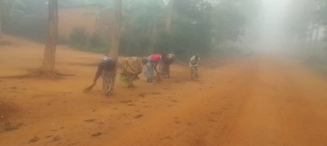 MwogoBugesera's tweet photo. #AKAGARI #KA #BITABA Uyu munsi hakozwe igitondo cy'isuku nk'uko bisanzwe buri wa gatanu kuva saa 7:00 - 800 AM. Hitawe cyane cyane ahahurira abantu benshi Santere z'ubucuruzi, https://t.co/A8zRPI5l1C