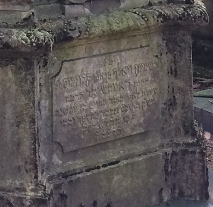 querynotfound's tweet image. Here's a secret about the Rothschilds that They Don't Want You to Know.

Carl/Kalman Mayer Rothschild's proper Hebrew name was actually: Kalonymos.