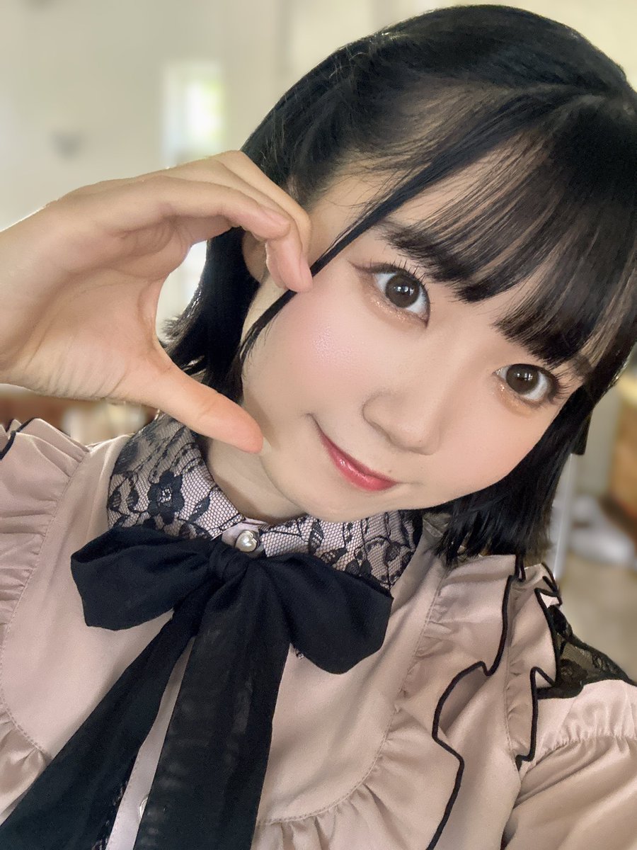 なかちゃん☺️ 3時だよ 甘いもの食べると幸せな気持になるよ なか