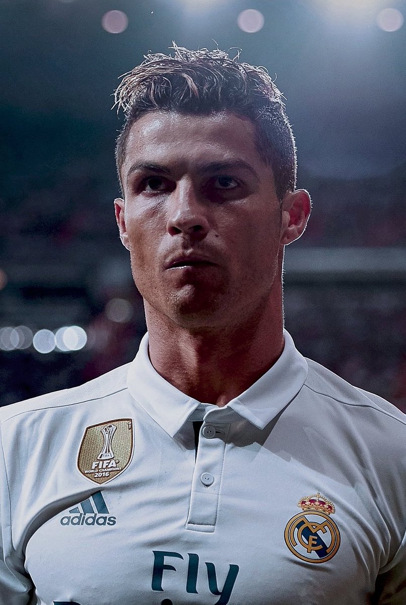 Jugadores que anotaron +10 goles en una edición de la Champions, 2010-2025:

• Mario Gomez
• Benzema
• Ibrahimović
• Neymar
• Raphinha
• Guirassy
• Salah
• Mané
• Firmino
• Haaland (3 veces)
• Lewandowski (3 veces)
• Messi (5 veces)
• Ronaldo (7 veces)