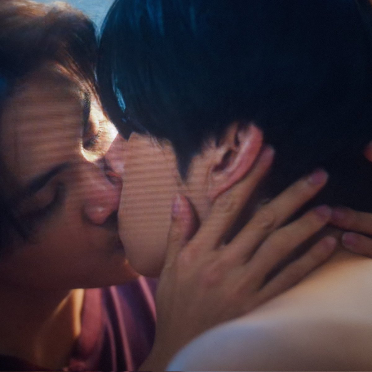 cuddledunkjoong's tweet image. right right .. SUREEE

#DareYouToDeathEP5