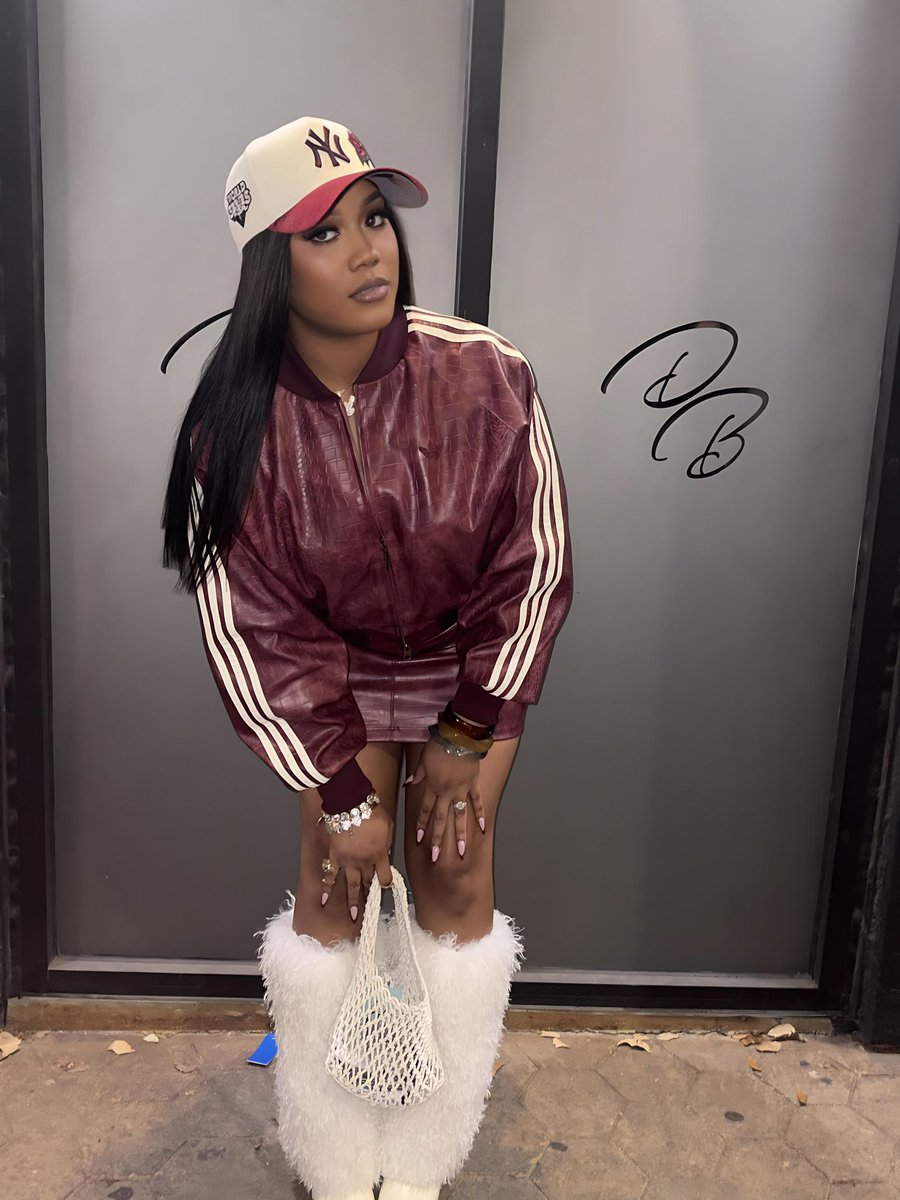 L Y S i👑💕 tweet media