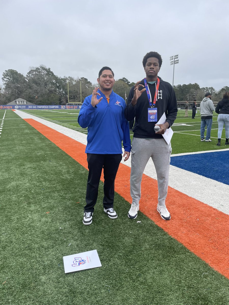 MuhammadDiarra0's tweet photo. Thank you @coach_ylagan @LCU_ftball for an amazing official visit!!!

@WHSTX_Athletics @WHSTX_Football https://t.co/aMkfPvpiAv
