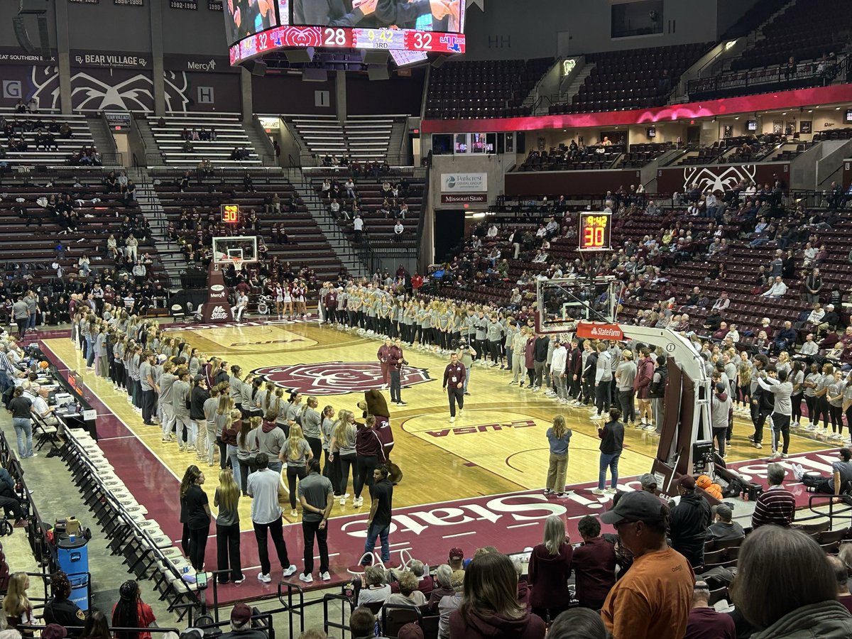 CoachJonLeamy's tweet photo. Flat out awesome seeing 365 @MissouriStBears student-athletes being recognized at the Athletic Director’s @PatrickRansdell Honor Roll at halftime of the @MoStateWBB game!  #SmartBears #MOState @MSU_ACIA https://t.co/cbNfO0pvD7