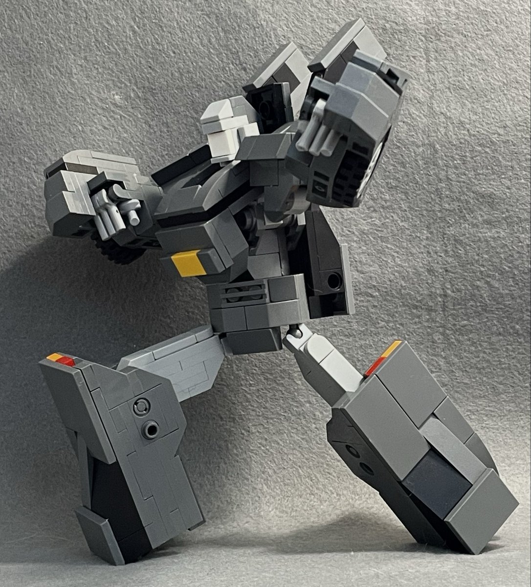 ⚠️ だいすけ おはようございます。 引き続き腰痛爆発中ですが、こちらのロボ