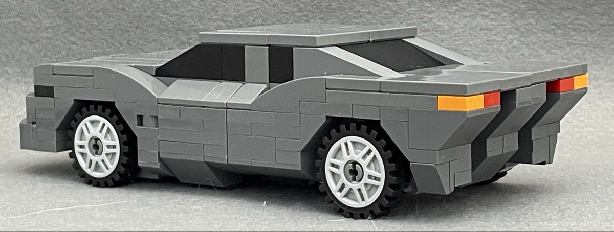 ビークルもフロントがゴツい目にしたのに合わせてリアのボリュームを