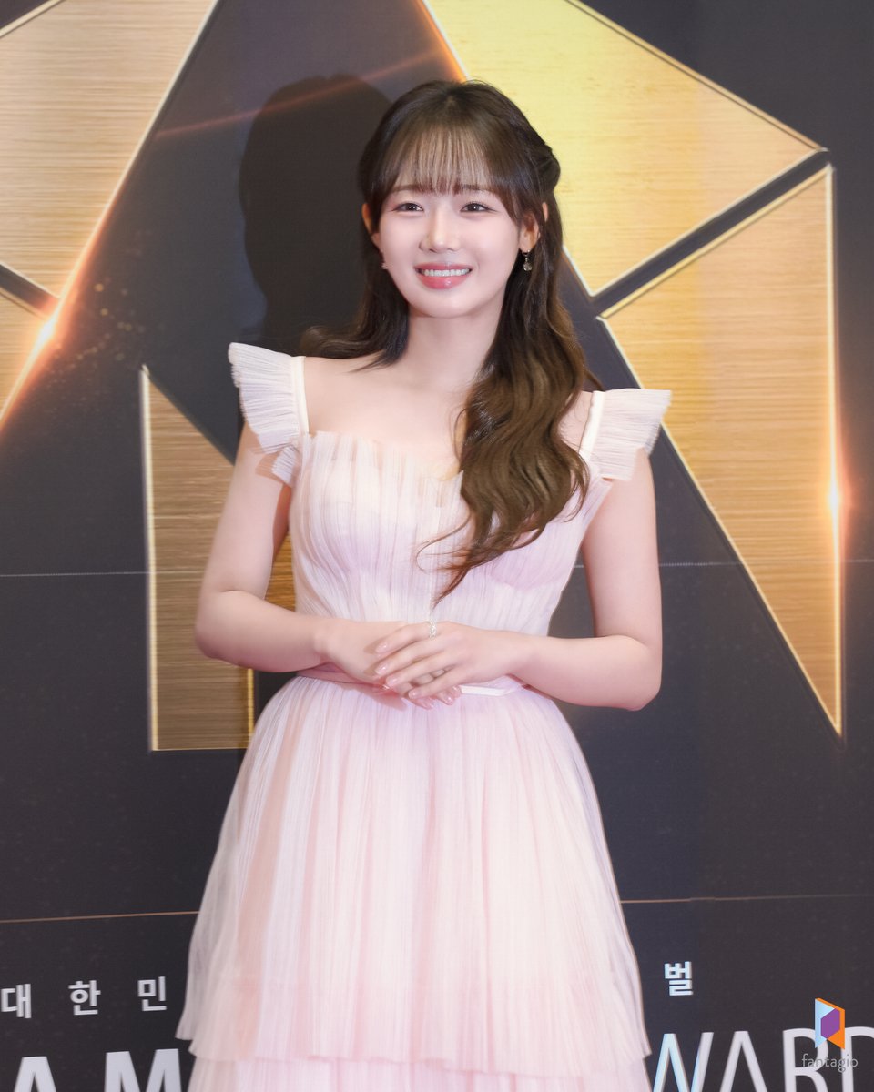 [#최유정][비하인드컷] #제10회한국뮤지컬어워즈 레드카펫 비하인드

앞으로가 기대되는 신인 뮤지컬 배우 최유정의🧡
레드카펫 현장 비하인드를 공개합니다✨

#CHOIYOOJUNG