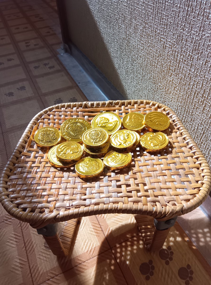 ラ・ムーでコインチョコ買ってきた！ 今日は金曜日！なんでね