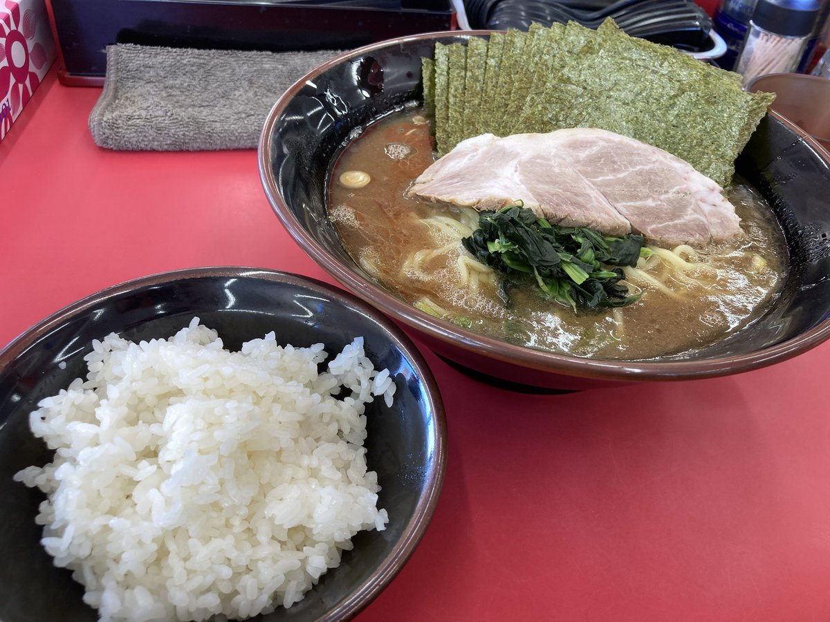 いんなみやが話題になったので近所の家系(´⊙ω⊙`)(適当