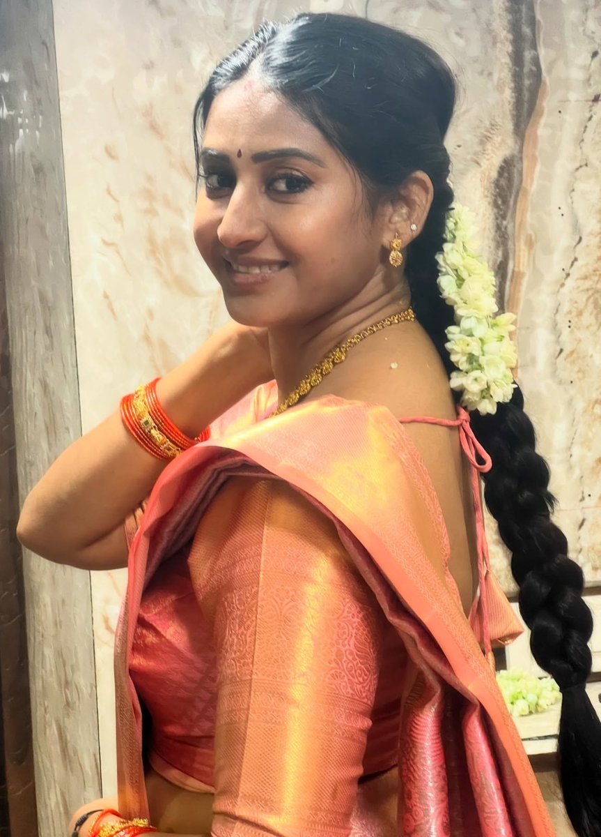 AnkitaShar34619's tweet photo. My name is meena Vasu. My hubby arvind always love fantasies and expermints on bed. One day he asked me about wife swapping. I said ok. He called his friend arjun for this. Arjun brought his wife Sowmya Sharada. Arvind drilling Sowmya and arjun drilling me on same bed. They 💦 us https://t.co/DBlvCkkDM4