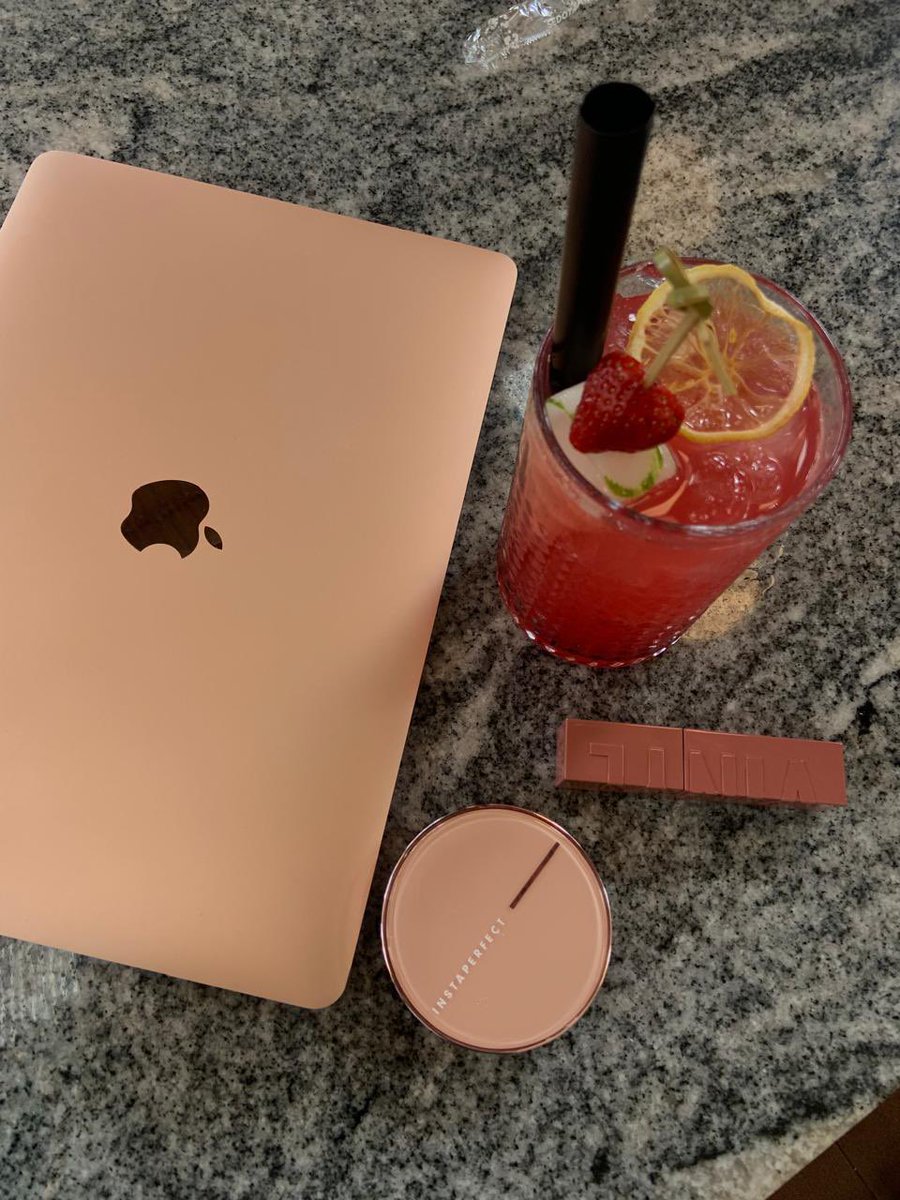sunxcloud's tweet image. FOR SALE WTS MACBOOK AIR 13 INCH 2020 ROSEGOLD 256GB

open price 6.5jt nego
pembelian des 2020
kelengkapan box, adaptor charger, kabel 
pemakain wajar buat kuliah nugas dan nonton doang
dm for more info

bisa COD area jakarta

#preloved #zonauang #wtsmacbook #wtb #jualmacbook