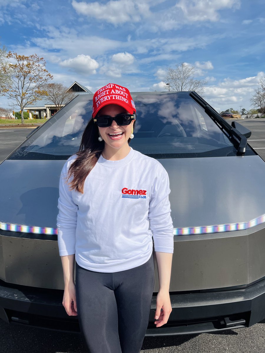 ValentinaForUSA's tweet image. Hi @elonmusk 

I have over 600k+ followers, &amp;amp; I don’t know what’s happening with the algorithm but my posts are heavily throttled.

I created my instagram account less than 2 months ago &amp;amp; I get more traction there than here on X with 400k followers.

Can you PLEASE get me out of…