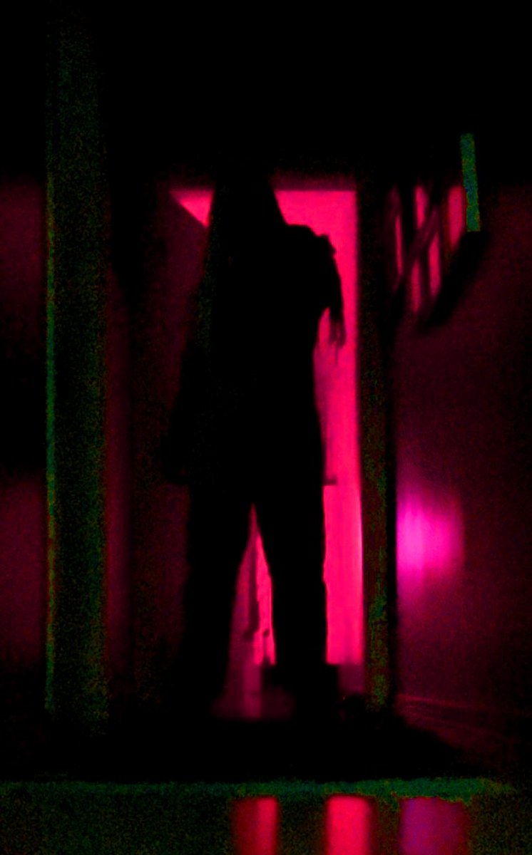 Daí depois o Nb aparece no seu corredor igual um encosto e fica com medo 💖