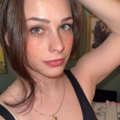 sims2stan4ever's tweet photo. #NewProfilePic https://t.co/4RBv9Gwj1s