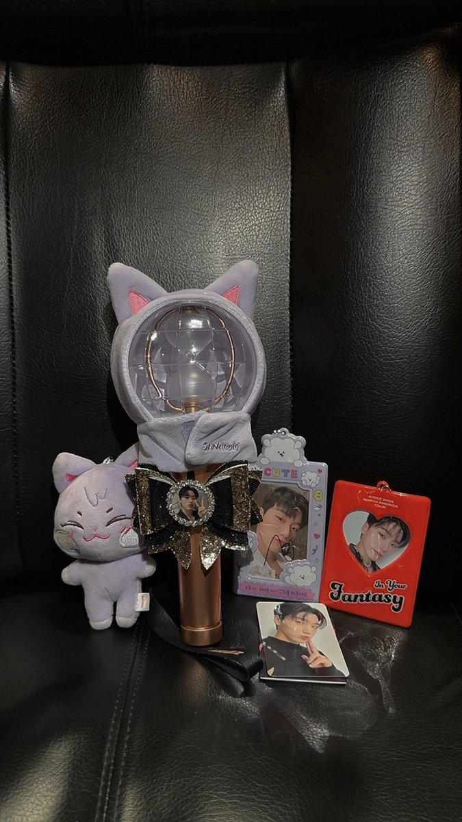 bryyyaanna's tweet photo. Seeing ATEEZ VR today ❤️ 
@ATEEZofficial @AMAZE_VR 
#ATEEZ #에이티즈 #ATEEZVRCONCERT #LIGHT_THE_WAY #AmazeVR #VRConcert #hello82 #hello82PRESENTS https://t.co/d3oylkdjs5