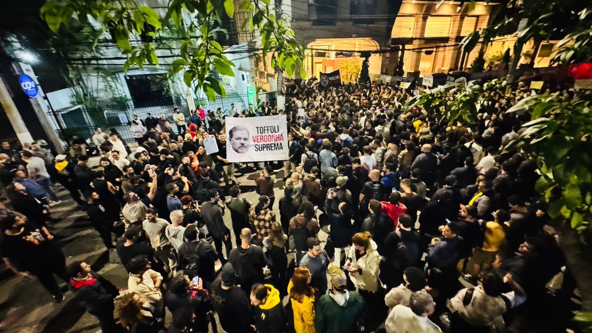 obenpontes's tweet image. O MBL é o melhor que há na política brasileira.