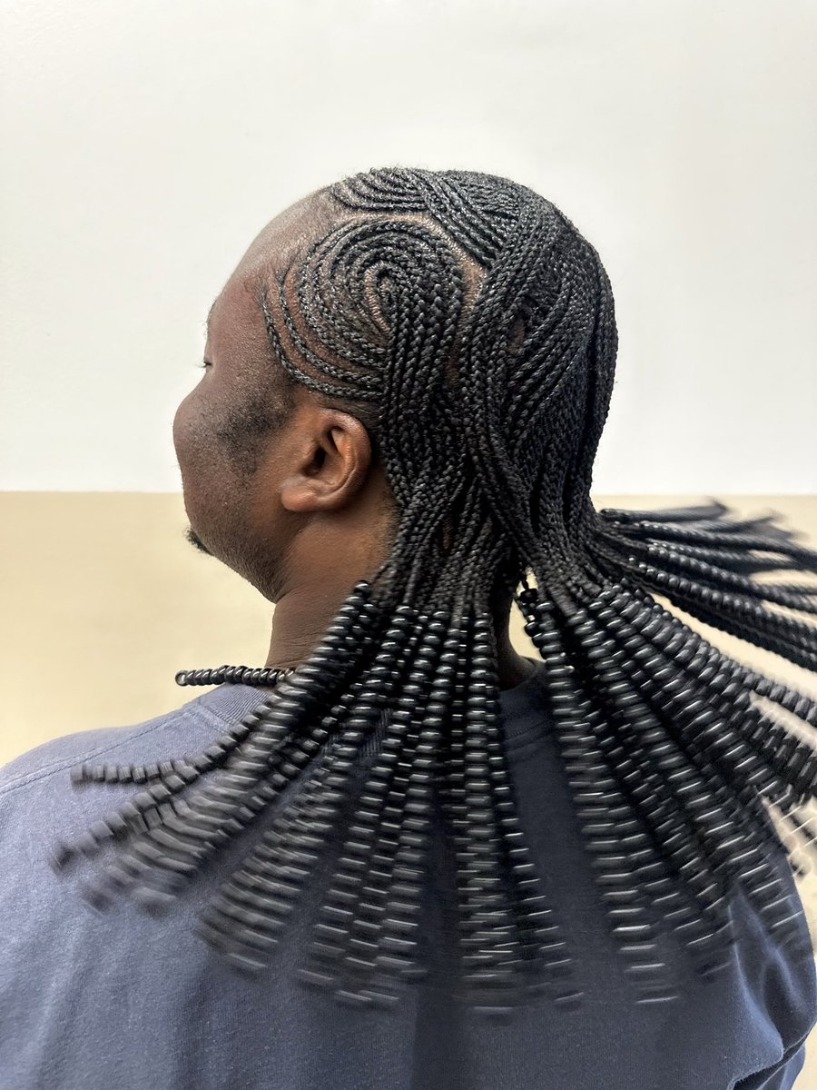HelenaKoudou's tweet image. Hair artist here 🙋🏾‍♀️

@slayedinbraids ✨