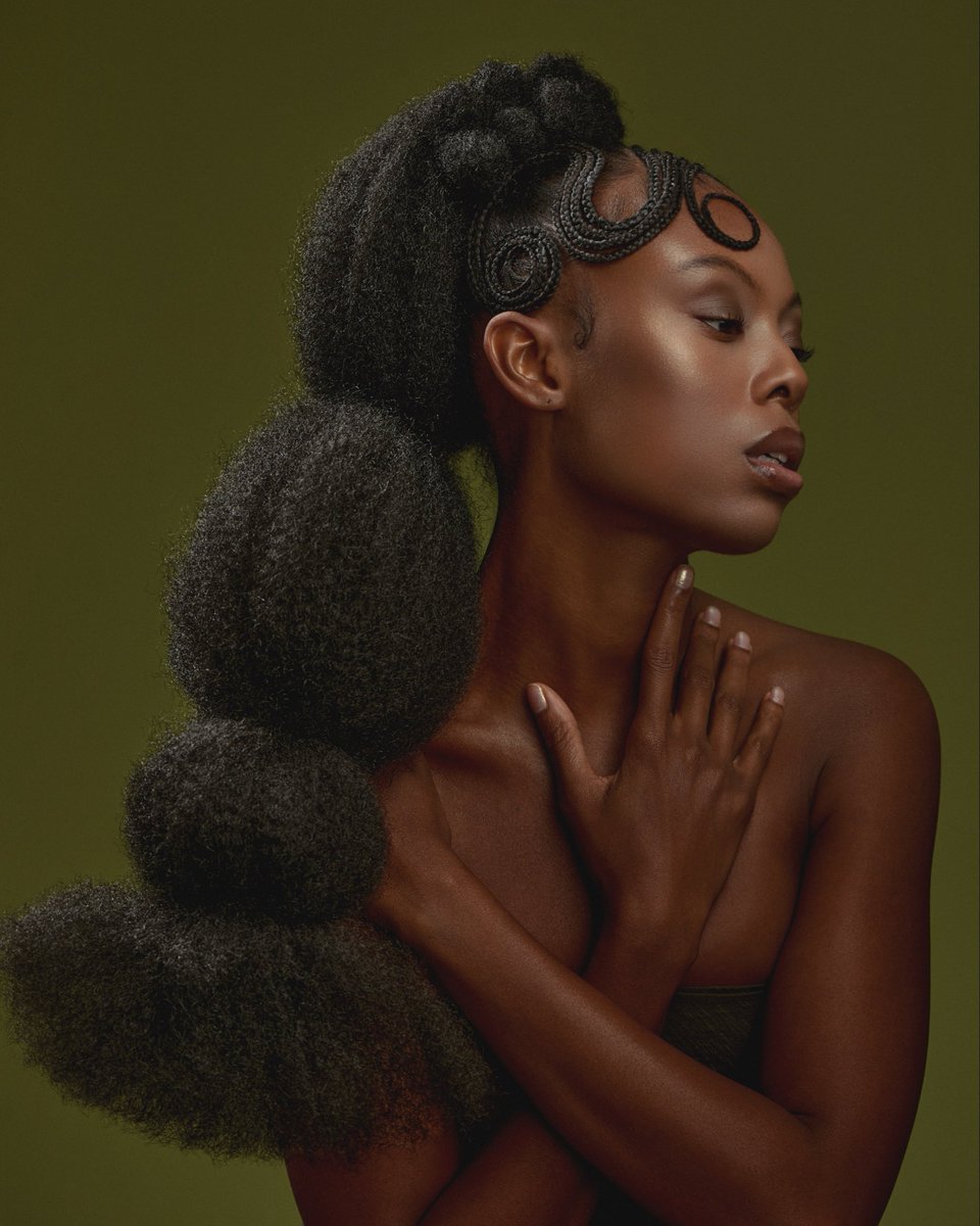 HelenaKoudou's tweet image. Hair artist here 🙋🏾‍♀️

@slayedinbraids ✨