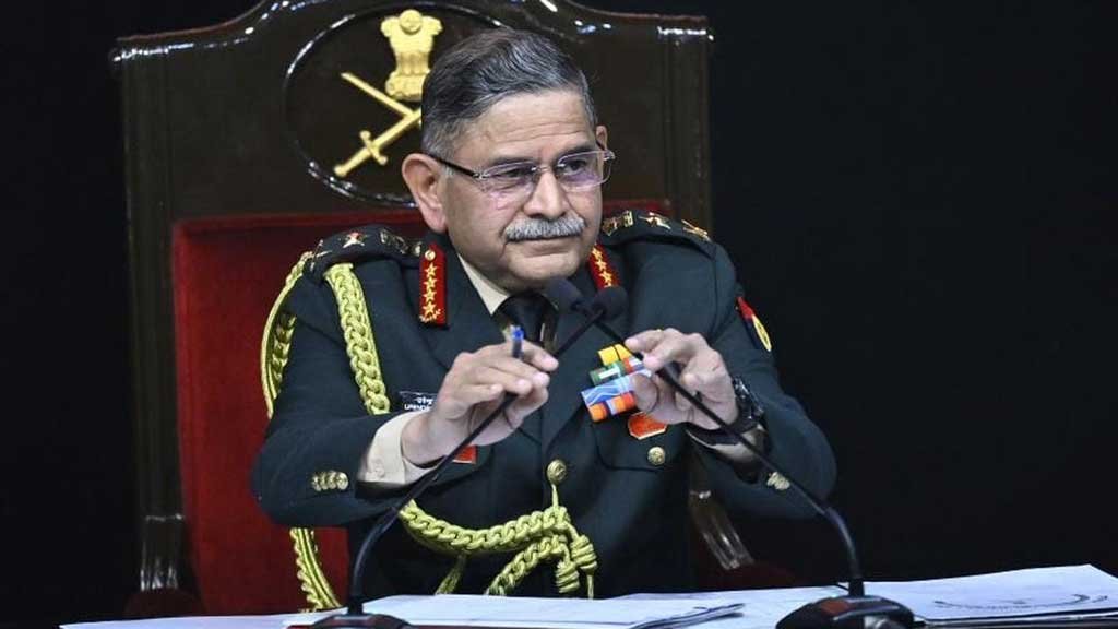 DMBDMILITARY's tweet image. Indian Army chief General Dwivedi said all Indian armed forces maintain open communication with Bangladesh to avoid misunderstandings, amid rising rhetoric and recent incidents involving Bangladeshi diplomatic missions in India.

#DMBDMilitary #Diplomacy #India #Bangladesh 🇮🇳🇧🇩