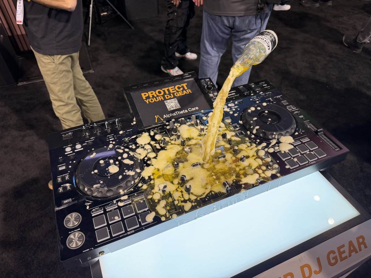 HYPERLOCK tweet media