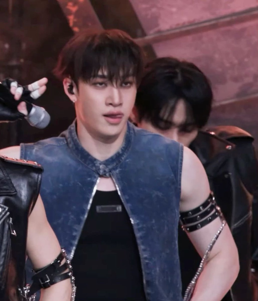 wlfiechans's tweet image. i guess some things never change