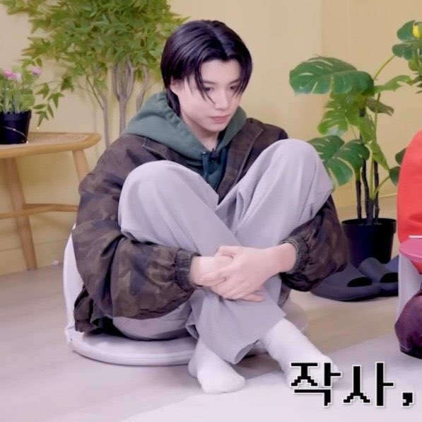 JAYG0TH's tweet image. “big elephant giant baby” feels like the perfect nickname 🥹