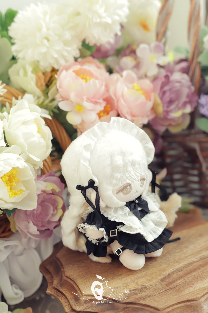 applemcloset's tweet photo. AppleMcloset 7th. Hunt maid II

릴리안
사이즈 : 10cm
ㄴ헤어드레스 + 메이드복 
ㄴAdd : 호박바지
Doll @imsharp22 

로제
사이즈 : 10cm
ㄴ헤어드레스 + 메이드복 + 목카라 + 레그가터
ㄴAdd : 호박바지

*허리의 끈은 장식용으로 치마를 실제 접어 올릴수 있는 기능이 없습니다
Doll @minsom_1016 https://t.co/I8LxyHgGXF