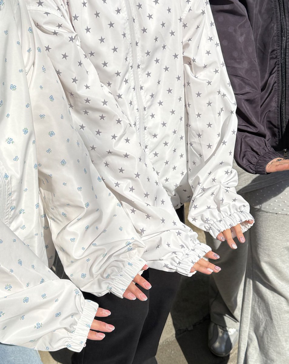 inmorningmood's tweet image. RONRON hooded windbreaker jumper 🦕☁️*