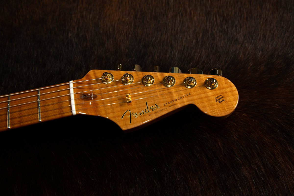 Fender_Official's tweet image. #FenderCustomShop:Dennis Galuszka Masterbuilt Tochinoki Stratocaster

シニア・マスタービルダーのデニス・ガルスカが製作した
日本国産の貴重なトチノキをボディトップに贅沢に使用したマスターピース。

日本の木材文化とアメリカの楽器製作技術が融合した特別な一本。

fendercustomshop.co.jp/jp-ja/products…