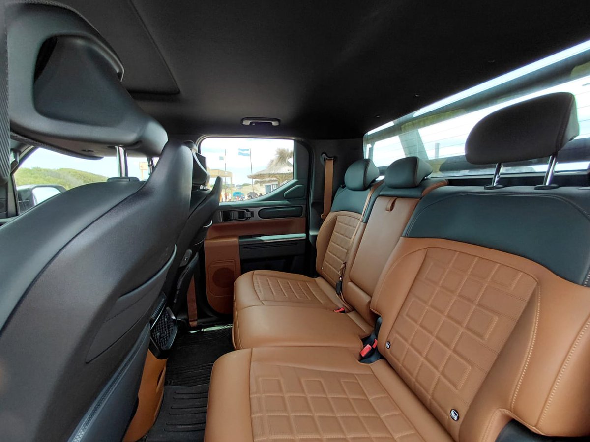 #Kia exhibe en #CostaEsmeralda su pick up #Tasman
👉Este año llega al país
👉Tendrá motores turbo nafta y diésel de 205 y 280 CV
👉Contará con caja AT de 8 marchas
👉Estará equipada con las últimas asistencias a la conducción.

<a href="/Kia_Argentina/">KIA Argentina</a>