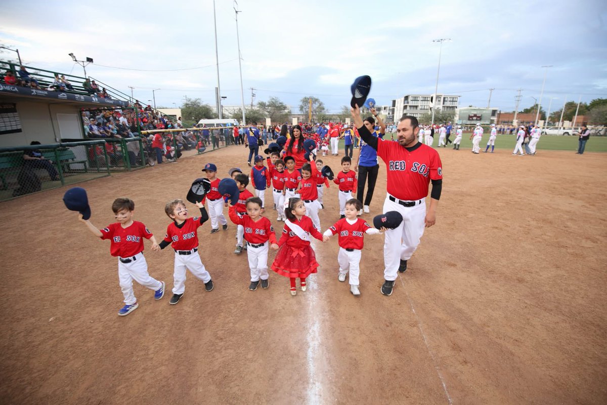 Inauguración Liga Buhitos Unison, temporada 2025-2026 dedicada al Grandes Ligas, César Salazar.