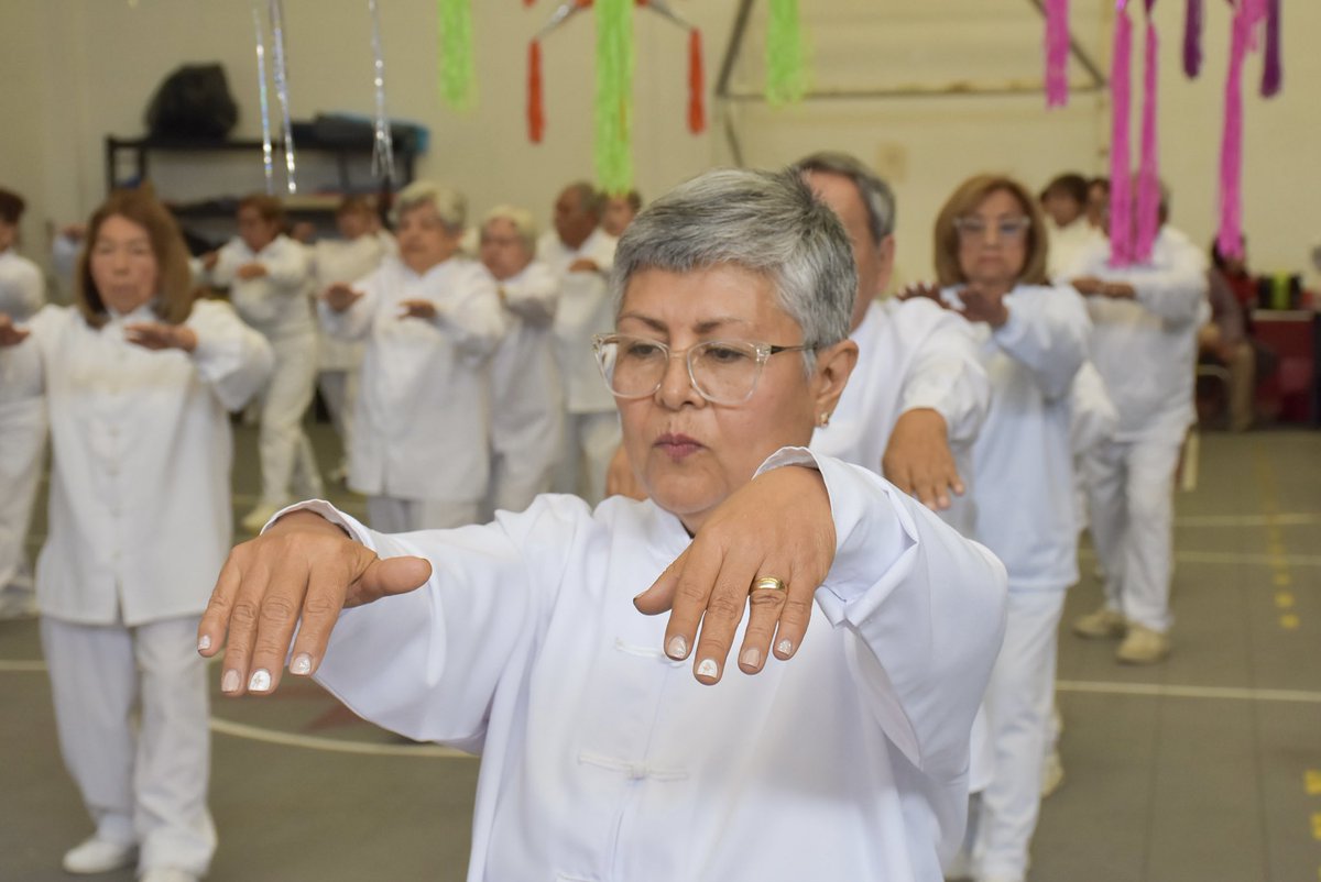 juliomenchaca_'s tweet photo. Nuestra visión es un Hidalgo donde el envejecimiento se viva con plenitud y dignidad. En los Centros Gerontológicos y Casas de Día, acercamos servicios médicos gratuitos, capacitación y espacios de convivencia en diversas regiones del estado.

Trabajamos para que las personas adultas mayores cuenten con entornos que les permitan mantenerse activas y acompañadas, transformando la política social en bienestar directo para las familias.

@Bienestar_Hgo 
#PrimeroElPueblo