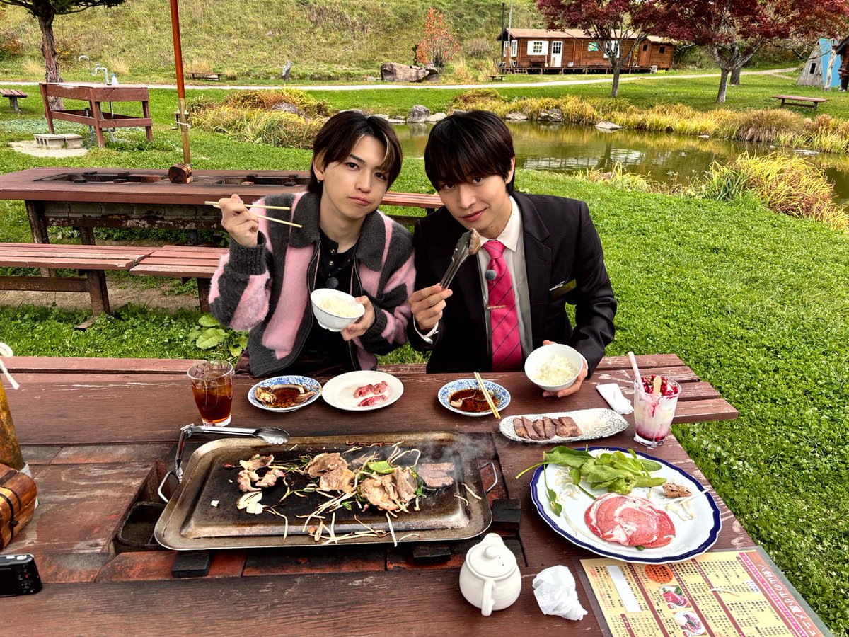 modelpress's tweet photo. 阿部顕嵐 初冠番組「アランタウン」
きょう12時～TELASAでスタート📺️

岩橋玄樹と9年ぶり再共演
“いわあら”がきつねダンス披露🦊

📸モデルプレス独占カット
https://t.co/J5ihiGyDMT

岩橋「顕嵐とは人生の半分以上を共にしている友人で、青春時代を一緒に過ごした大切な仲間です」

#アランタウン https://t.co/2SsaB6pv0f