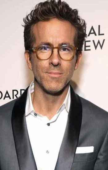 LairdOfTheManor's tweet image. 100% Ryan Reynolds helped facilitate Blake Livelys campaign of destruction on Justin Baldoni because of narcissistic jealousy. He’s younger and better looking… more than enough reason for Reynolds to see him as a threat to his fragile ego.