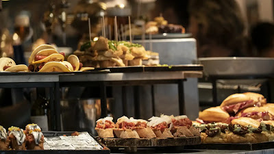 TragosyCopas's tweet photo. La esencia de la taberna vasca en Madrid: tradición, pintxos y buen beber
https://t.co/e0PlR8Zfbe
#tabernavascamadrid https://t.co/0Uio3SuWMq