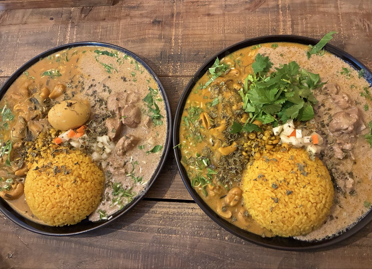 牡蠣ナッツと胡麻チキンカレー👲🏽🍛
パクチーもりもり🌿
スパイスカレーってほんまにおいしい幸せ