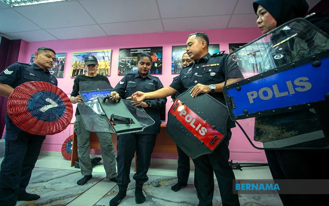 bernamadotcom's tweet photo. Risiko di lapangan cetus inovasi IPD Muallim hasil perisai BSP
https://t.co/3doX4qO4kS
#BernamaNews #inovasi #perisai #polis https://t.co/a8pwqPHDa4