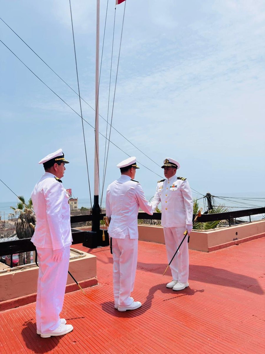 MGP_DICAPI's tweet image. El día de hoy, el Jefe del Distrito de Capitanías N.° 3, acompañado del Subjefe del Distrito de Capitanías N.° 3, realizó la ceremonia de presentación del Capitán de Puerto de Mollendo. 
acortar.link/y2PbSr